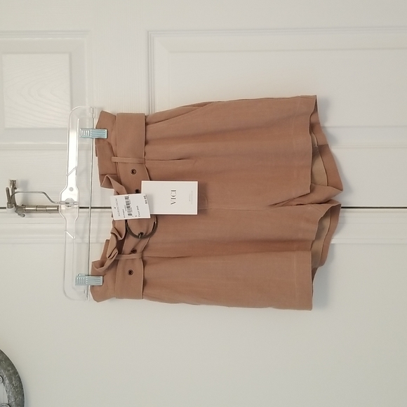 Vici - Linen-Blend Belted High Rise Tailored Shorts, NWT - Picture 2 of 10